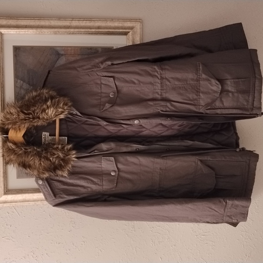 Trench style jacket with removable faux fur collar